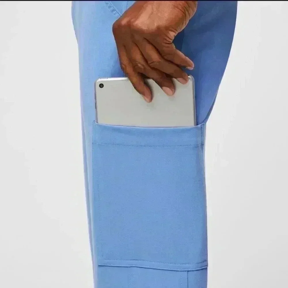 Figs men's Axim Cargo Scrub Pants™